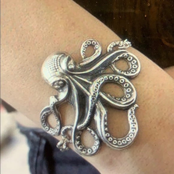 Silver Octopus Bracelet - so so cute! - Picture 1 of 3